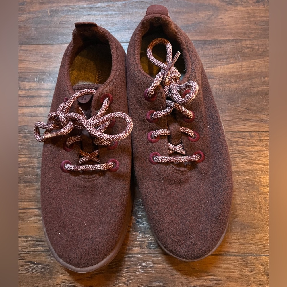 Allbirds, women’s 8, maroon wool sneakers
